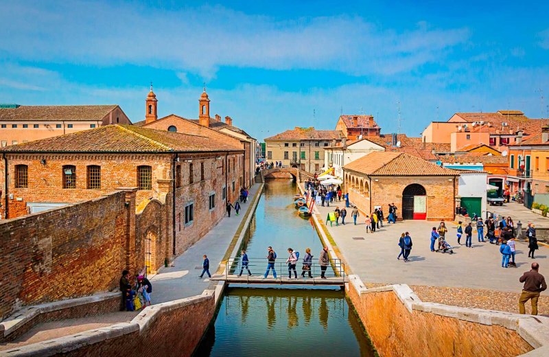 Comacchio guida viaggio cosa fare e cosa vedere