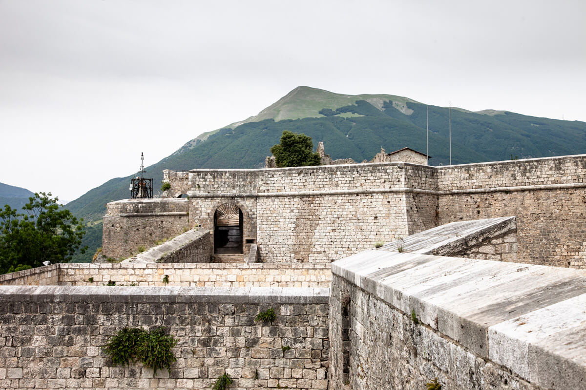 Fortezza Museo delle Armi Civitella del Tronto: 10 Cose da Vedere, Cosa ...