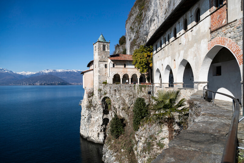 eremo santa caterina del sasso leggiuno lago maggiore cosa vedere guida viaggio