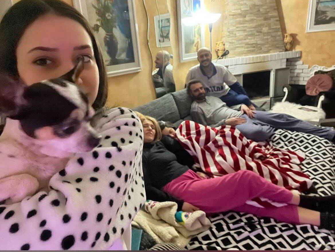 photo 5886583628329239278 y