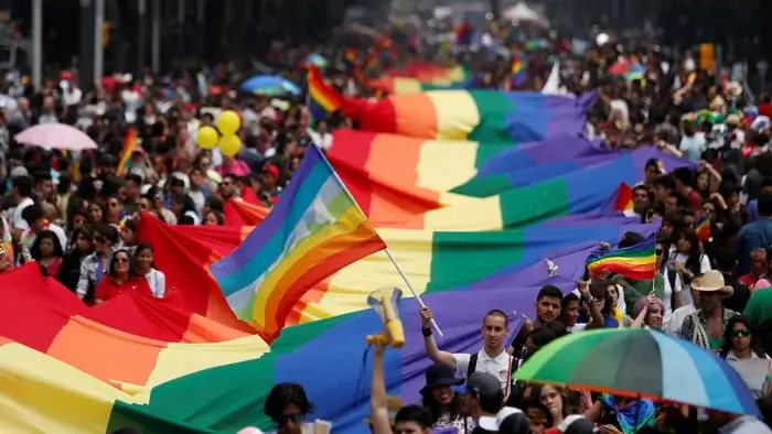 gay pride elenco completo