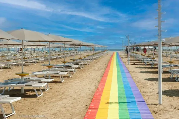 spiaggia gay rimini community 27 locali e incontri lgbt