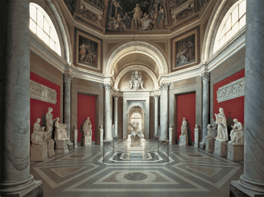 Sala delle muse nei musei vaticani